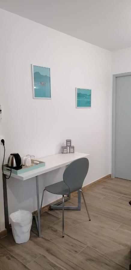 Chambre Vue Lac Av Piscine Prunieres Luaran gambar
