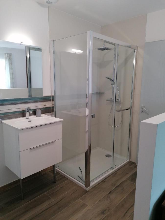 Chambre Vue Lac Av Piscine Prunieres Luaran gambar