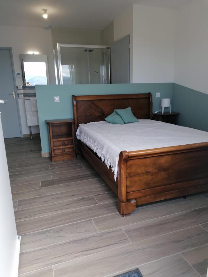 Chambre Vue Lac Av Piscine Prunieres Luaran gambar